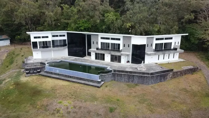Sale of the house in Saint Lucia, Heredia 18263