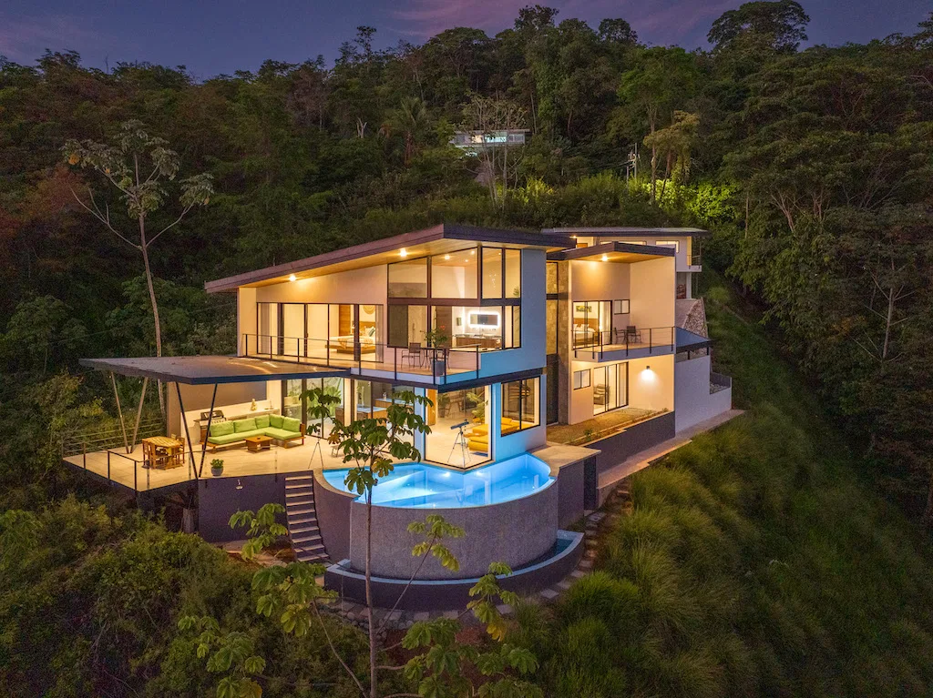 OCEAN AND MOUNTAIN VIEW HOME WITH GUEST HOUSE – 2.18 ACRES, photo 2