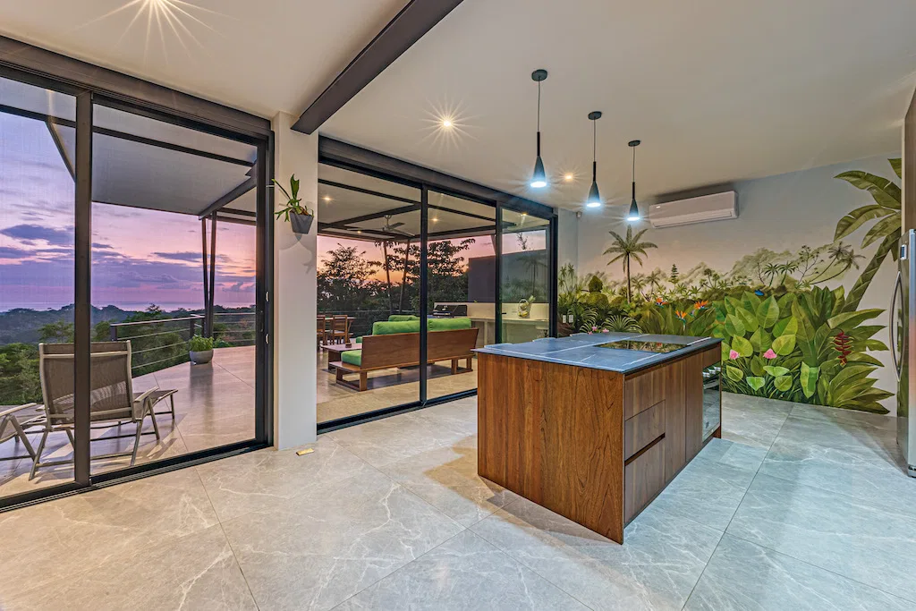 OCEAN AND MOUNTAIN VIEW HOME WITH GUEST HOUSE – 2.18 ACRES, photo 11