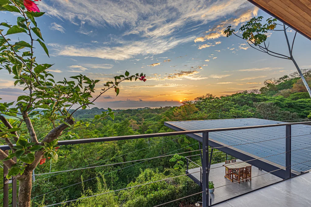 OCEAN AND MOUNTAIN VIEW HOME WITH GUEST HOUSE – 2.18 ACRES, photo 3