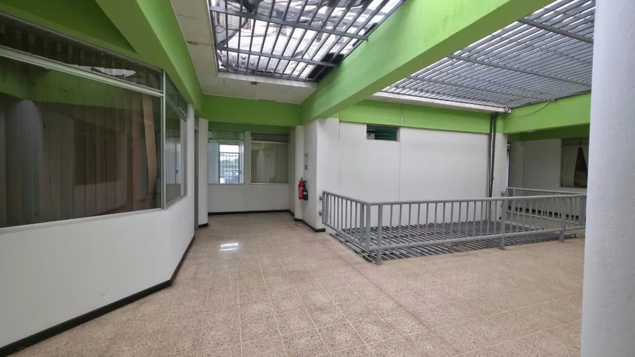 ¡Una excelente oportunidad para empresas, profesionales, consultorios, oficinas o negocios que buscan ubicación, seguridad y versatilidad!, photo 2
