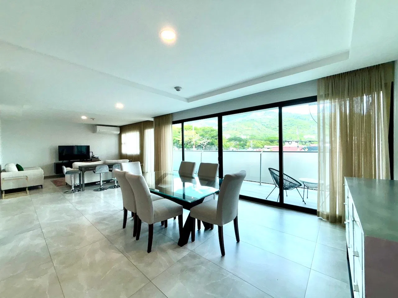 ALQUILER O VENTA DE APARTAMENTO EN CONDOMINIO - ESCAZU*