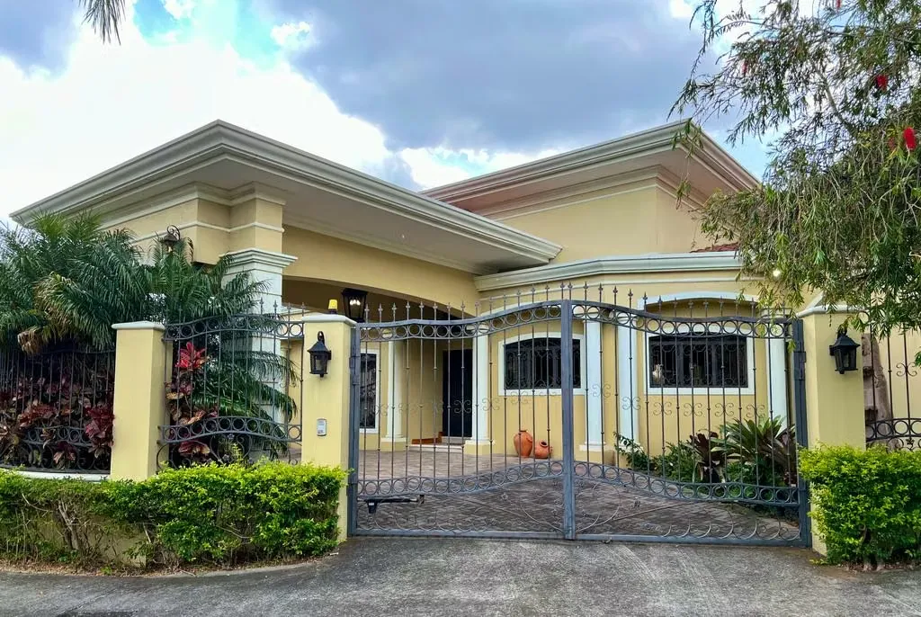 This property has a Large Open Concept Living and Dining Area with Extra High Ceilings and Views of the Pool! The Kitchen has an Island and is Open to the Living and Dining Area!