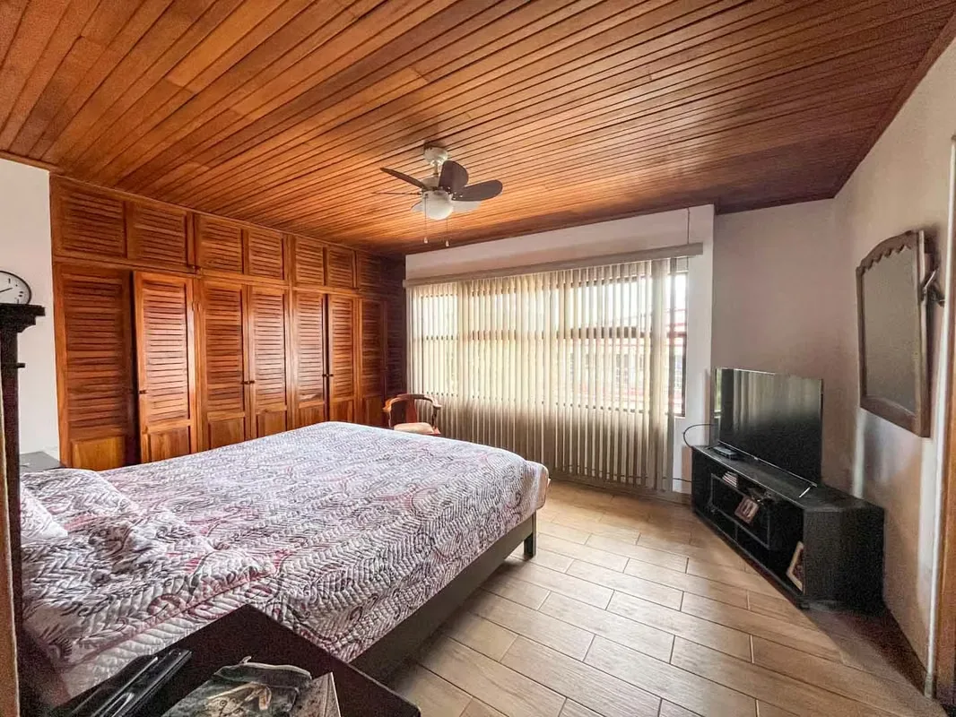 Spacious Concrete Home for Sale in Rohrmoser, photo 12
