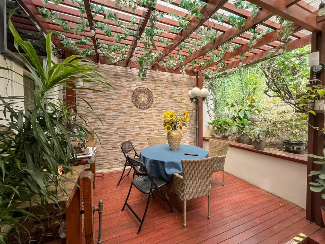 Spacious Concrete Home for Sale in Rohrmoser, photo 13