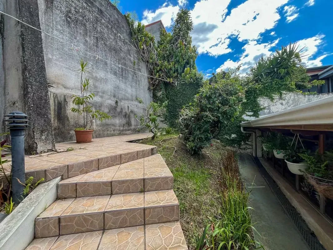 Spacious Concrete Home for Sale in Rohrmoser, photo 15