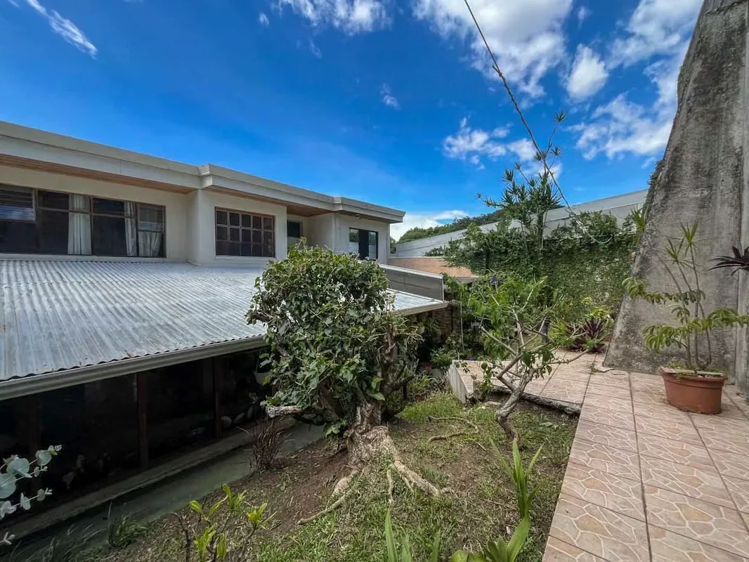 Spacious Concrete Home for Sale in Rohrmoser, photo 16