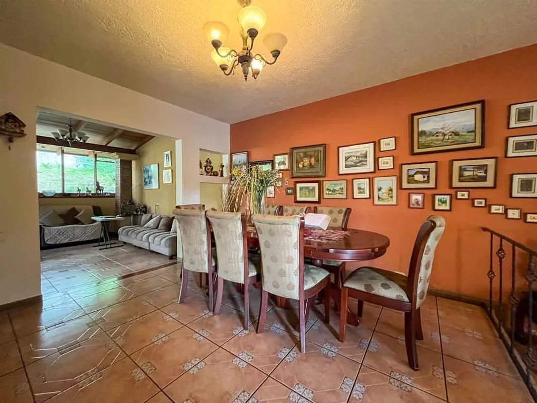 Spacious Concrete Home for Sale in Rohrmoser, photo 5