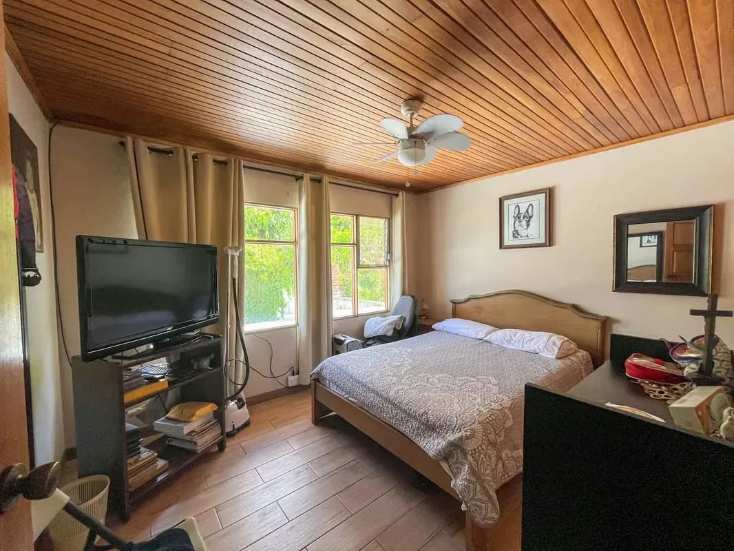 Spacious Concrete Home for Sale in Rohrmoser, photo 9