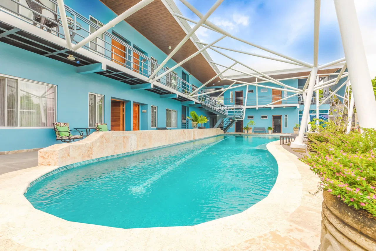 HOTEL PROPERTY WITH TWENTY TWO BEDROOM, NEAR TO THE TOWN , IN UVITA – 0.35 ACRES
