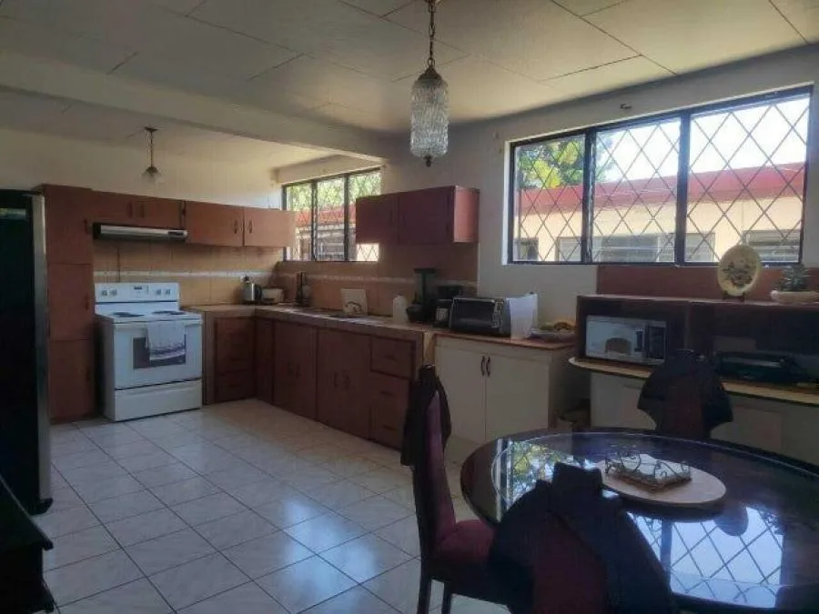 Propiedad con casa, piscina y locales comerciales en el Alto de Guadalupe RAH 232284 - Venta en Goicoechea, photo 6