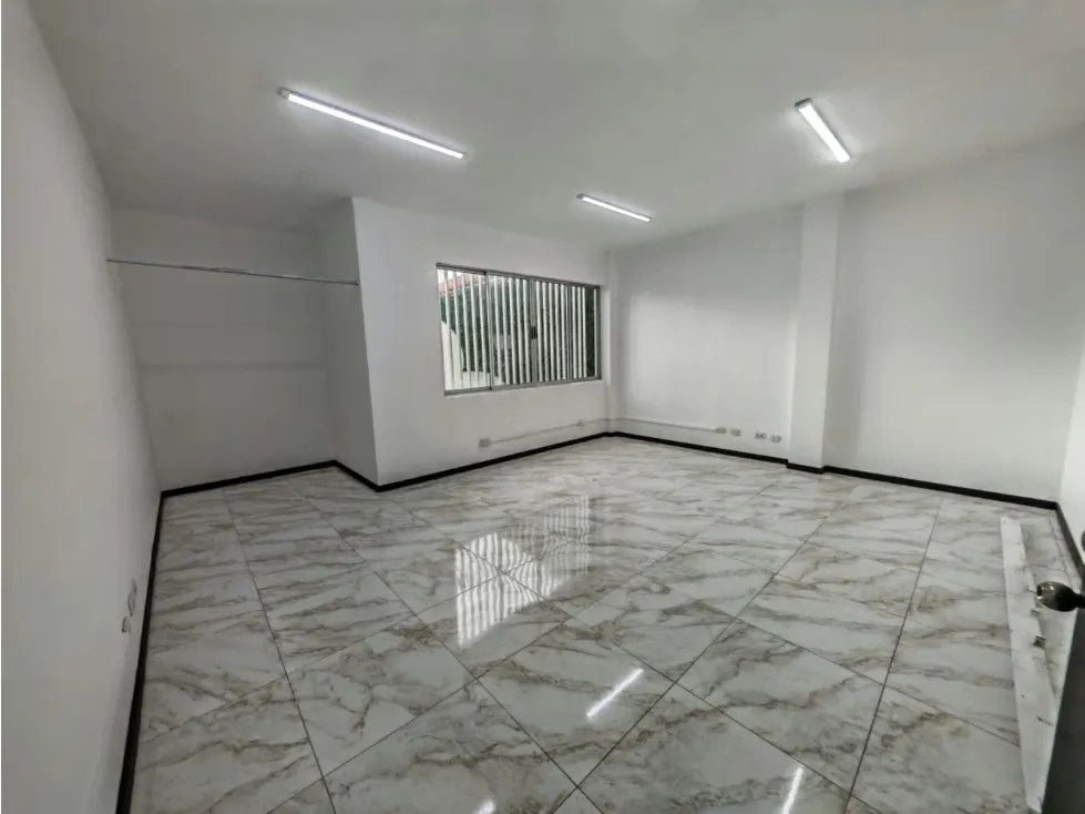 Se alquilan oficinas en segundo piso con lobby en Montes de Oca. Esta ..., photo 8