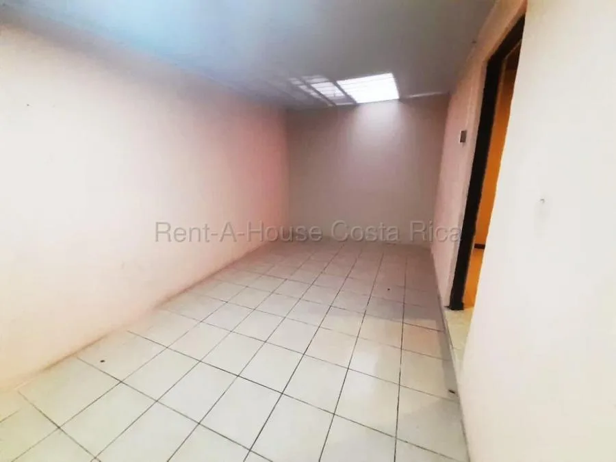 Amplia casa de 1 nivel con 4 habitaciones, patio techado y parqueo para 2 vehículos #26-1694 GS - Venta en Goicoechea, photo 9