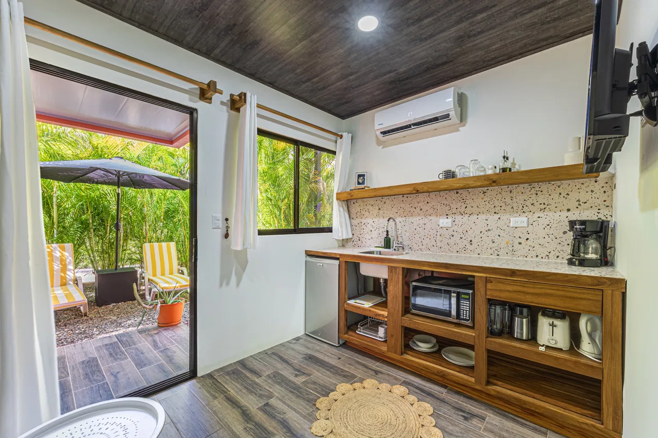 DALEESE HOTEL COMMERCIAL PROPERTY WITH SEVENTH BEDROOMS, IN UVITA CENTER – 0.16 ACRES, photo 15