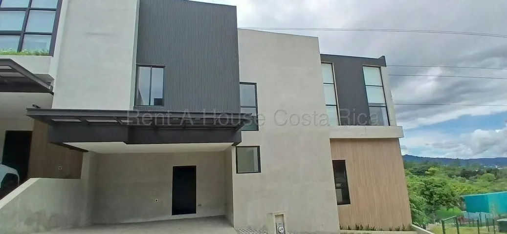 Alquiler de Casa en Escazú. 