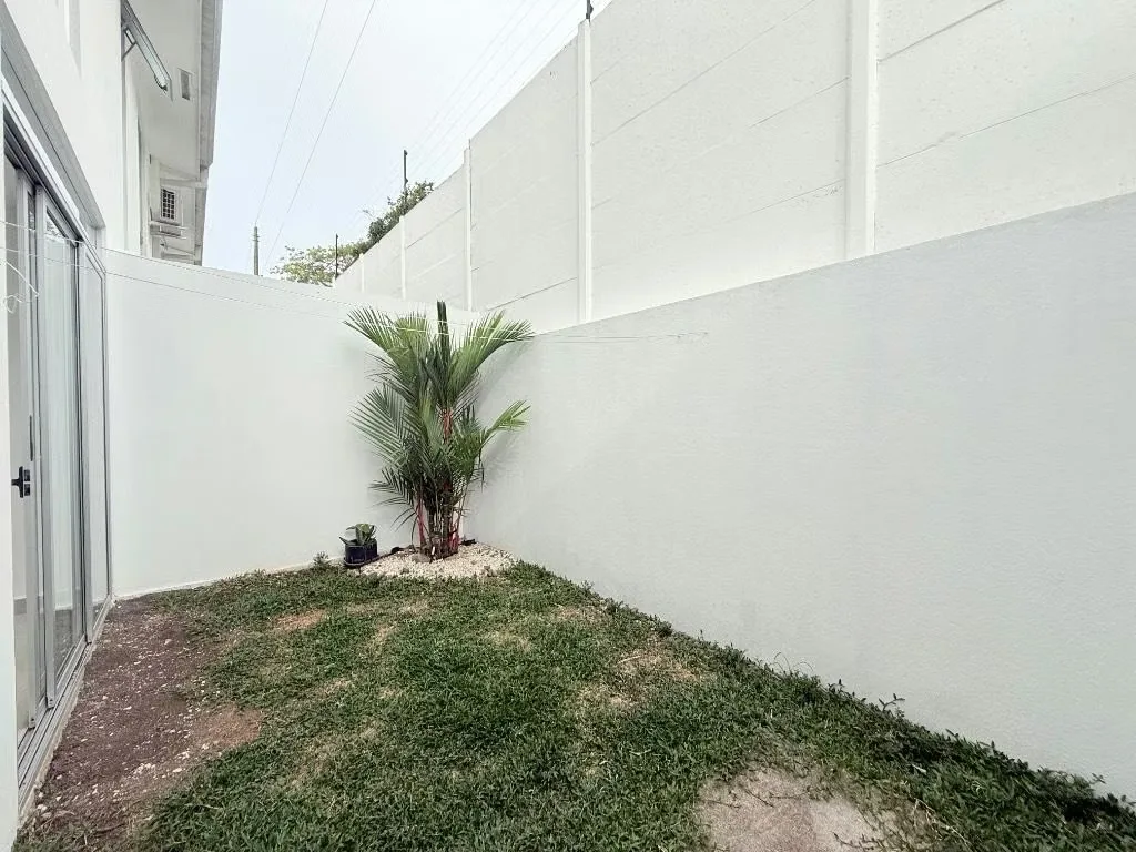 Alquiler casa 2 habitaciones C/baño privado jardín 2 parqueos techados, photo 6