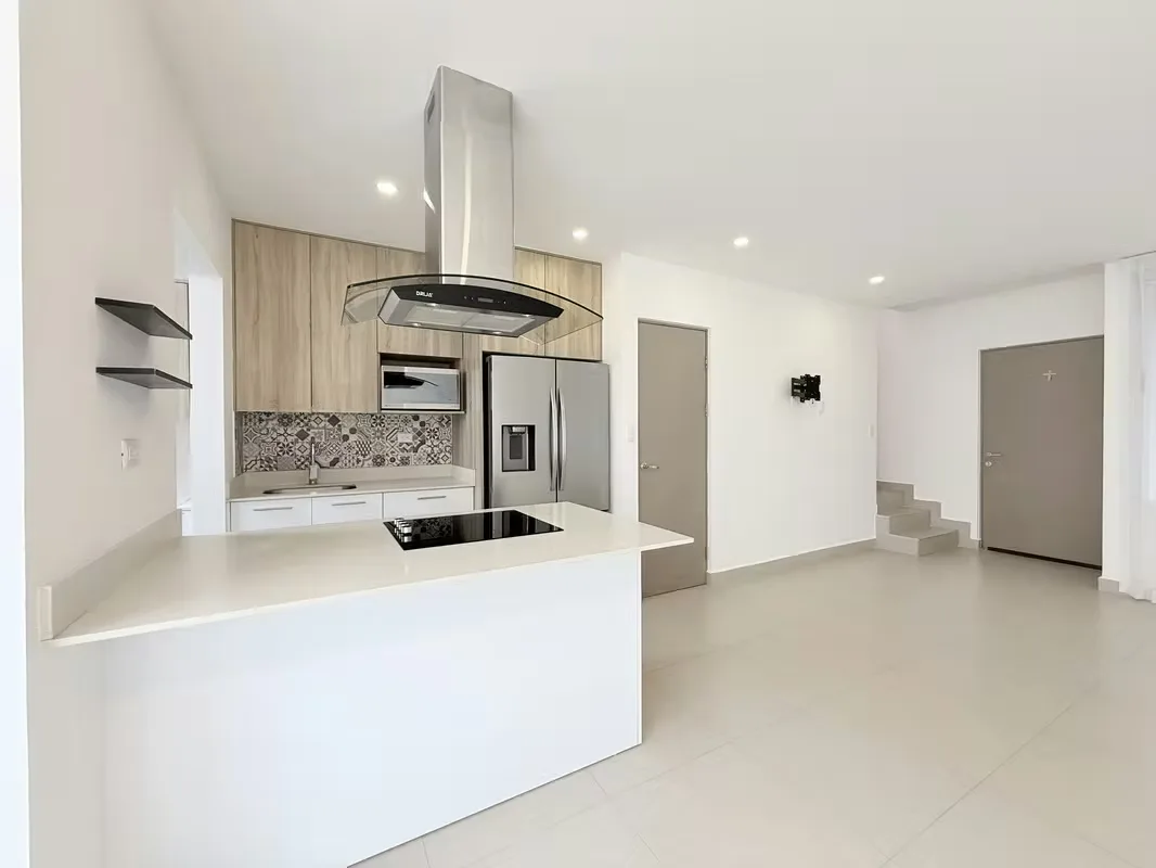 Alquiler casa 2 habitaciones C/baño privado jardín 2 parqueos techados, photo 7