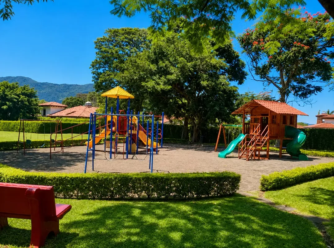 We invite you to discover an exceptional residence located in one of the most prestigious condominiums in Pozos de Santa Ana. This ..., photo 2