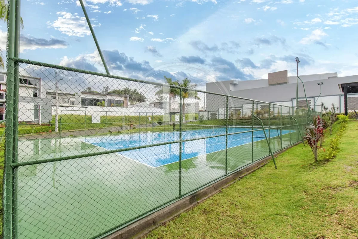 Área del terreno: 240 m² – Frente: 14,62 m – Fondo: 15,83 m y 15,93 m – Lote plano – Construcción libre – Frente a área verde común (sin ..., photo 9