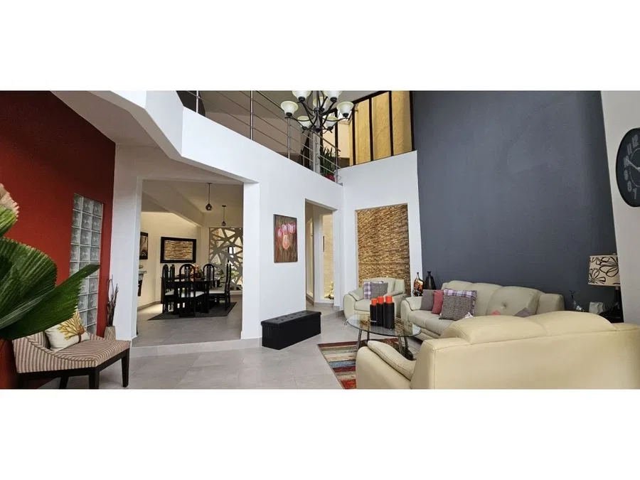 Venta de Casa en Rohrmoser, San José.