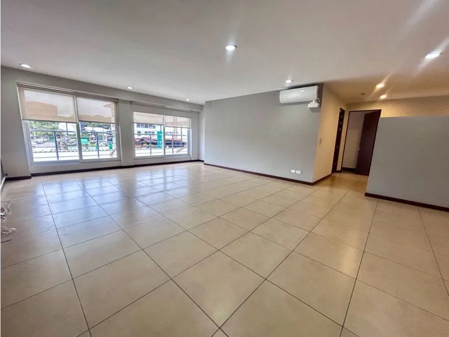 SE ALQUILA APARTAMENTO EN GUACHIPELIN SUR