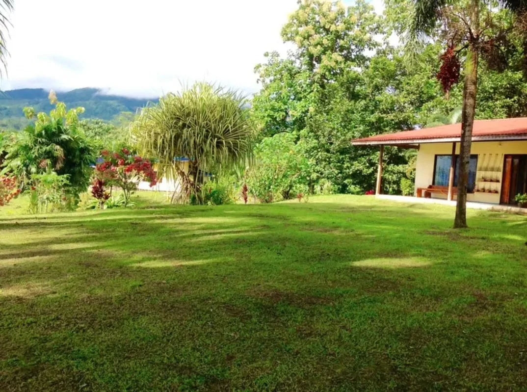 Two homes for sale in La Fortuna with indoor pool and amazing gardens, photo 6