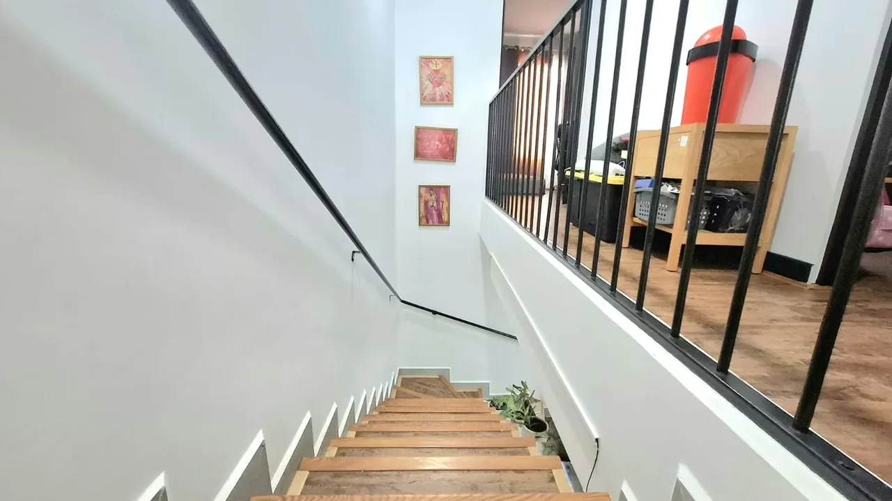 Tiene sala,comedor y cocina concepto abierto. Conectan con una amplia terraza que a su vez da al ..., photo 10