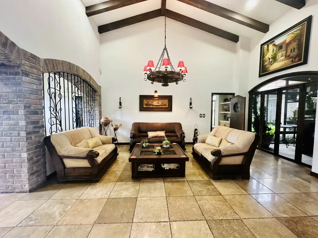 Se vende amplia casa de 653m2 que se distribuye de la siguiente manera: un recibidor que da una vista del área de sala y comedor. A mano izquierda del recibidor se encuentra el espacio ..., photo 15