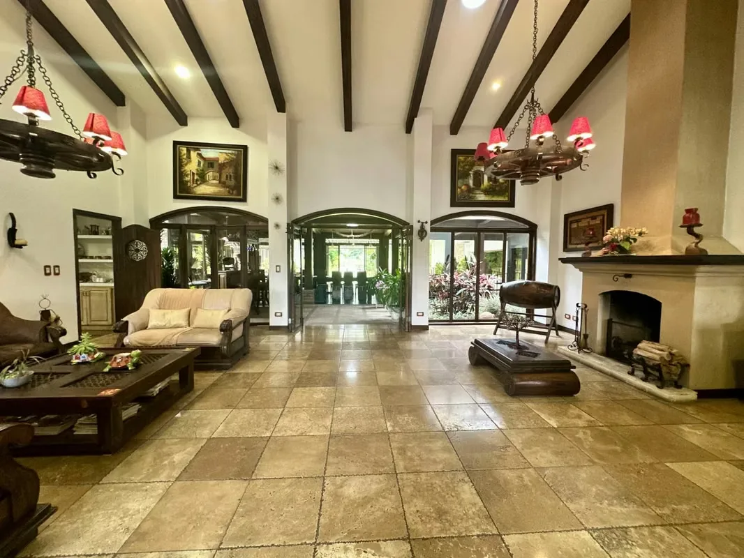 Se vende amplia casa de 653m2 que se distribuye de la siguiente manera: un recibidor que da una vista del área de sala y comedor. A mano izquierda del recibidor se encuentra el espacio ..., photo 16