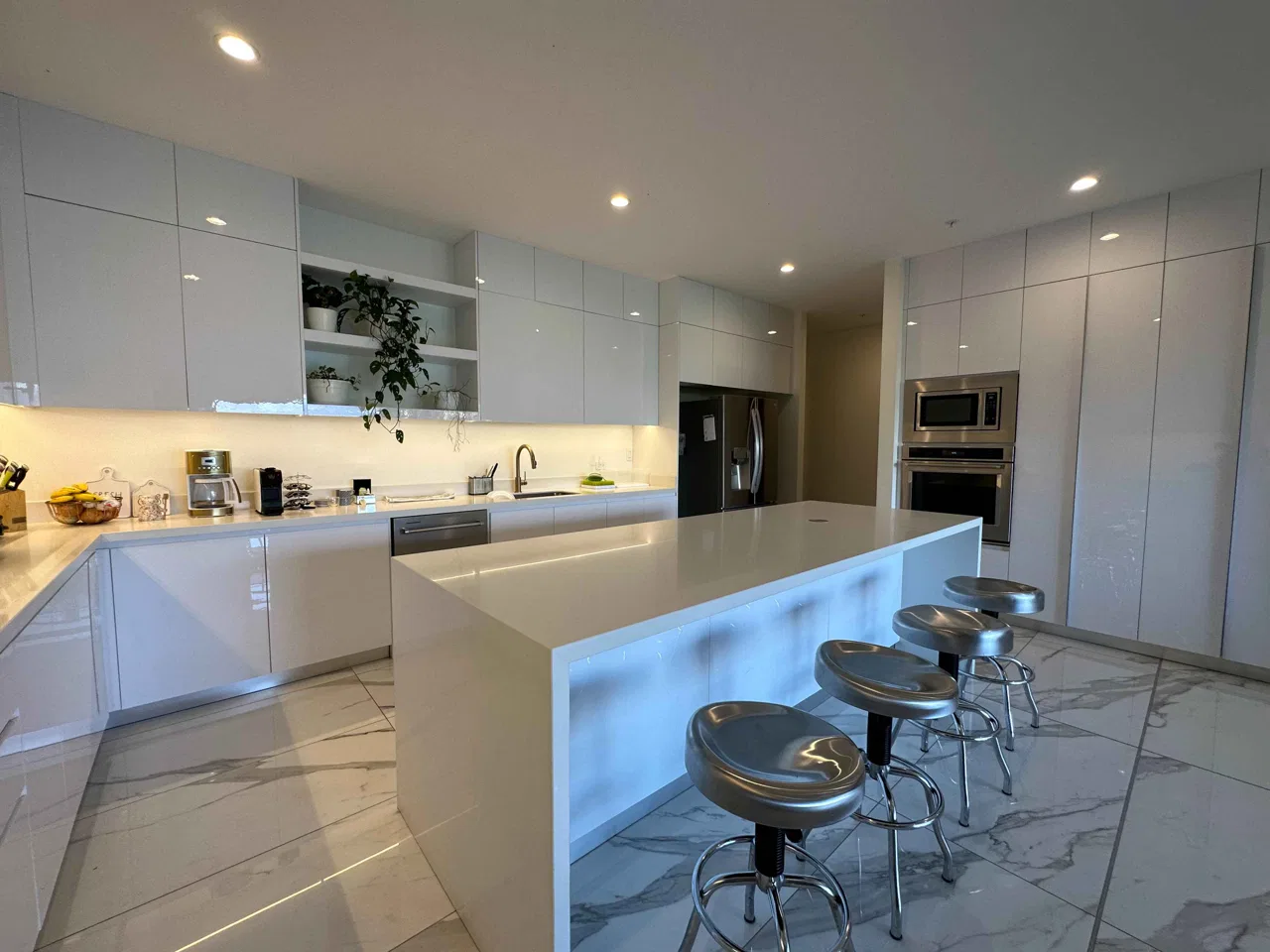 VENTA DE LUJOSO APARTAMENTO EN ESCAZÚ