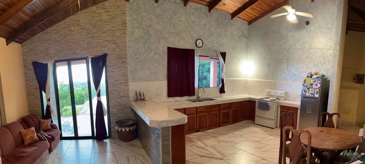The house has 3 bedrooms, 2 bathrooms, garage for 2 cars, open concept living room, dining room, kitchen. Just renewed!!, photo 5