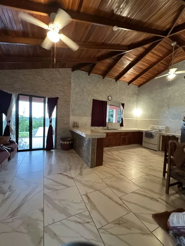 The house has 3 bedrooms, 2 bathrooms, garage for 2 cars, open concept living room, dining room, kitchen. Just renewed!!, photo 7