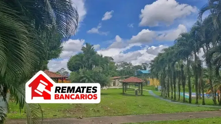Propiedad comercial con amplio potencial, anteriormente operada como balneario. Cuenta con restaurante equipado, casa con bodega, vestidores, ..., photo 6