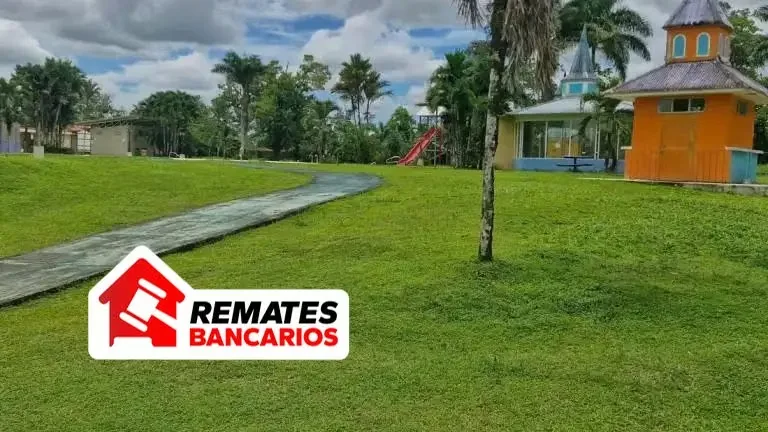 Propiedad comercial con amplio potencial, anteriormente operada como balneario. Cuenta con restaurante equipado, casa con bodega, vestidores, ..., photo 8