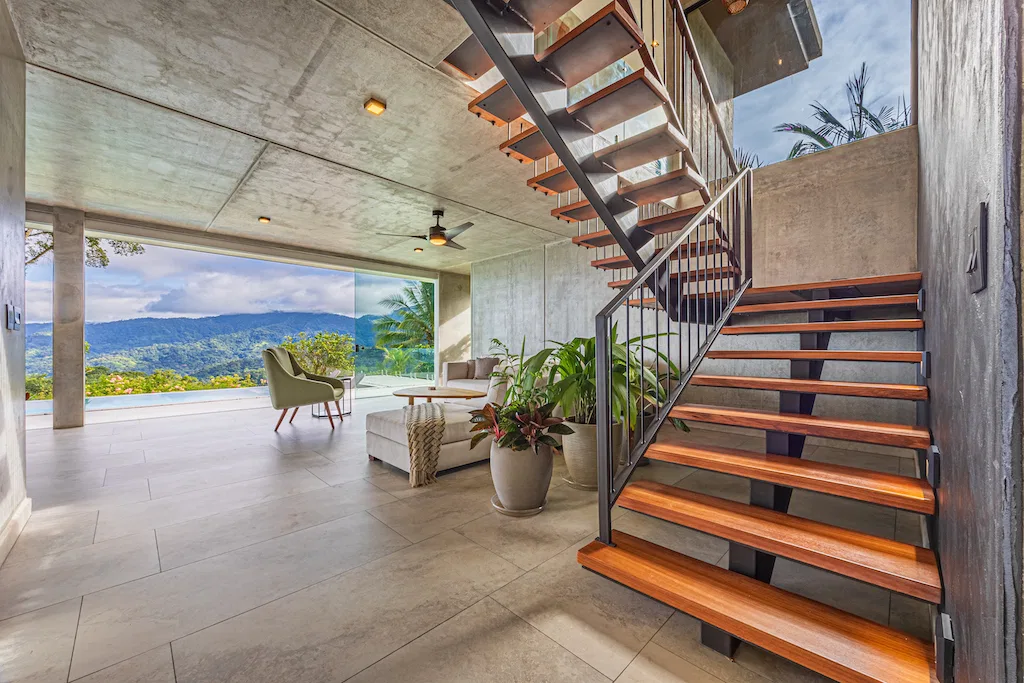 PANORAMIC WHALE’S TAIL VIEW HOUSE & GUEST HOUSE WITH POOL AND RIVER FRONTAGE – 4.9 ACRES, photo 19