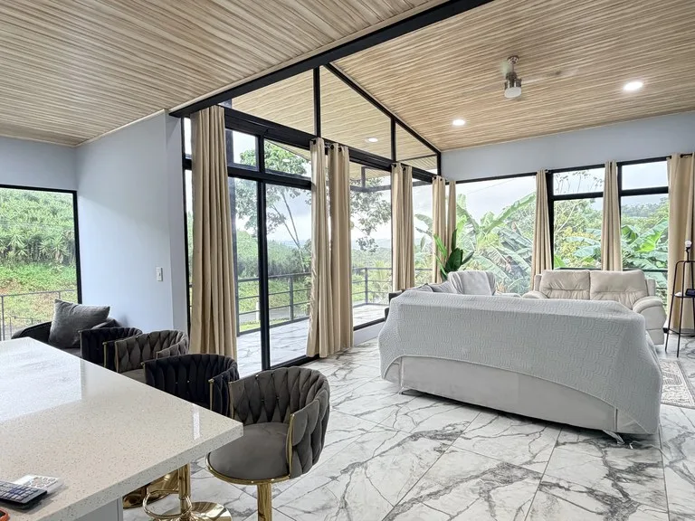 House in La Tigra