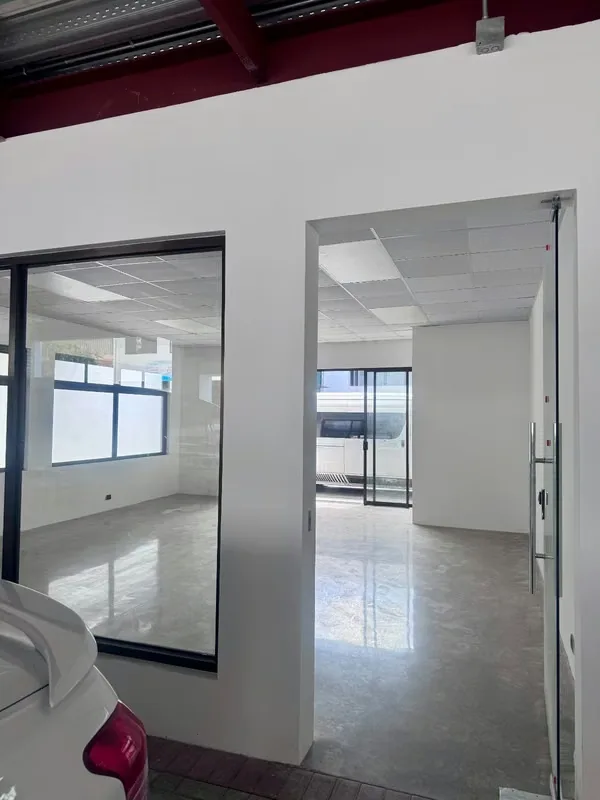 Oportunidad para desarrollar su negocio, con 1100m2 de construcción!, photo 3