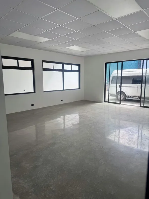 Oportunidad para desarrollar su negocio, con 1100m2 de construcción!, photo 4