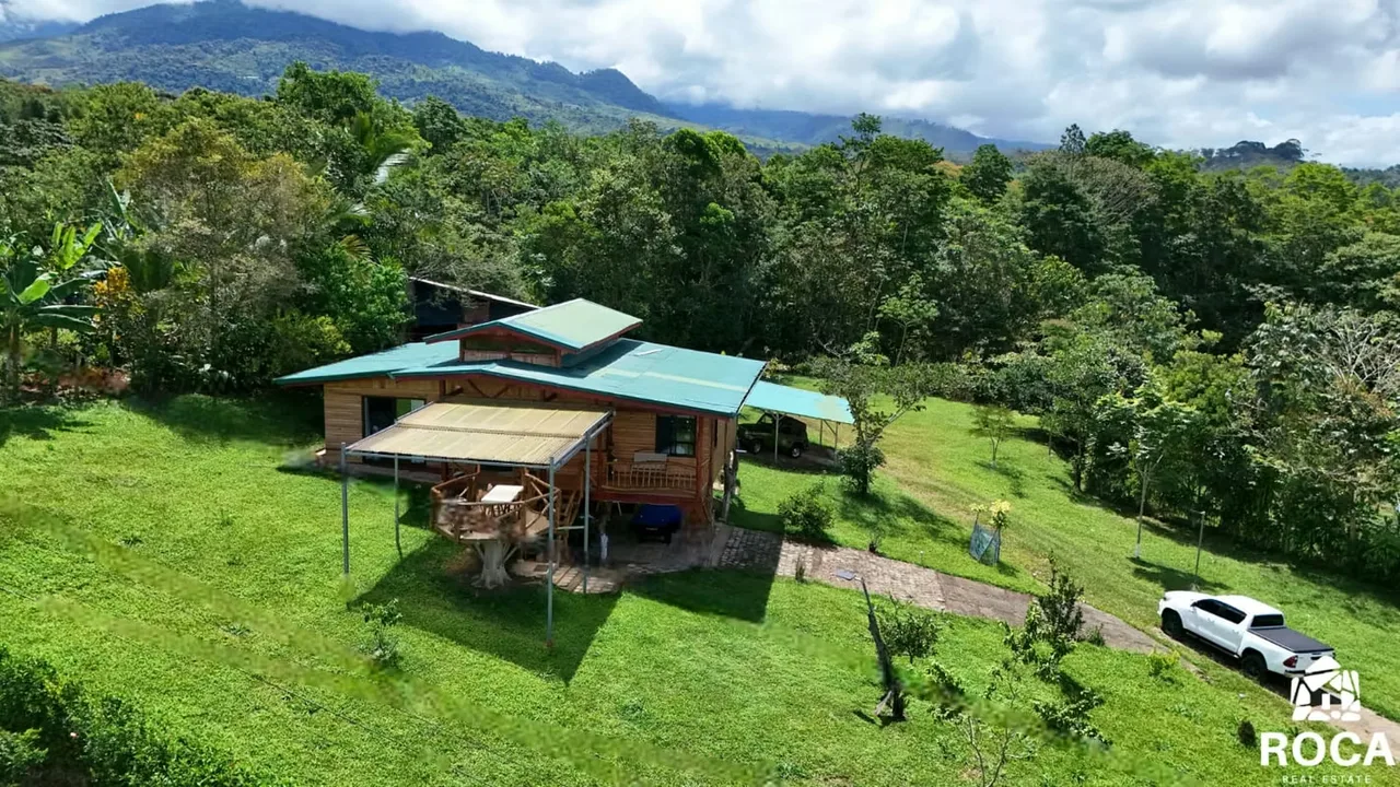 Incredible House For Sale in Quizarra Perez Zeledon