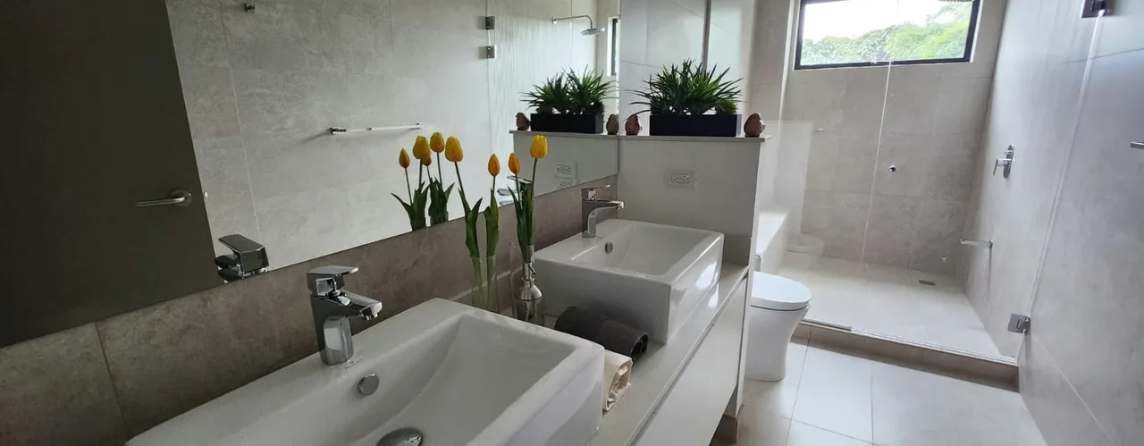 Viva con comodidad y excelente conectividad en Distrito 7, un condominio que combina diseño contemporáneo y seguridad. Su ubicación estratégica ofrece acceso inmediato a la Ruta 1 ..., photo 2