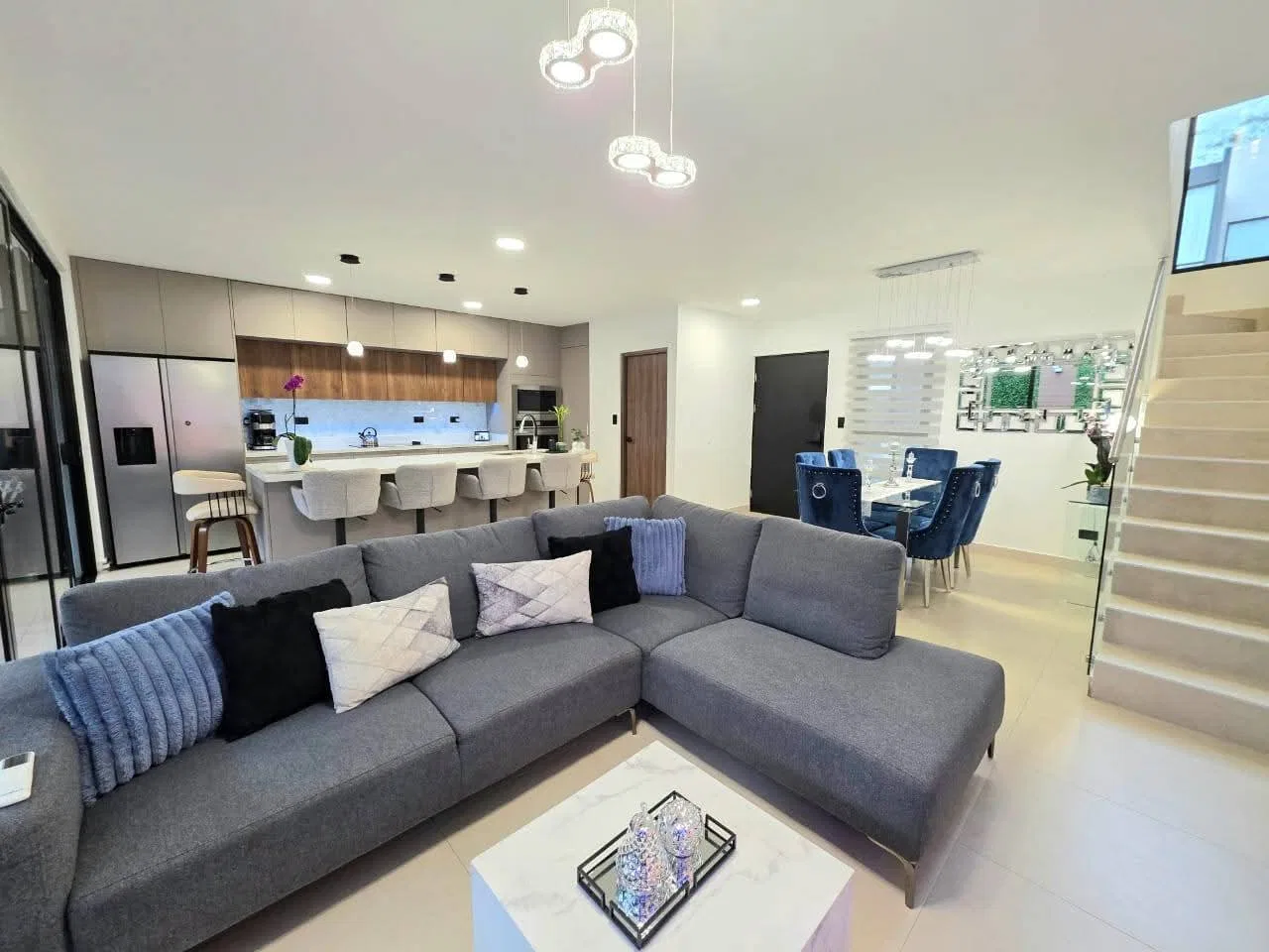 Casa de Dos Niveles en Alquiler - Condominio en Guachipelín, Escazú, photo 2