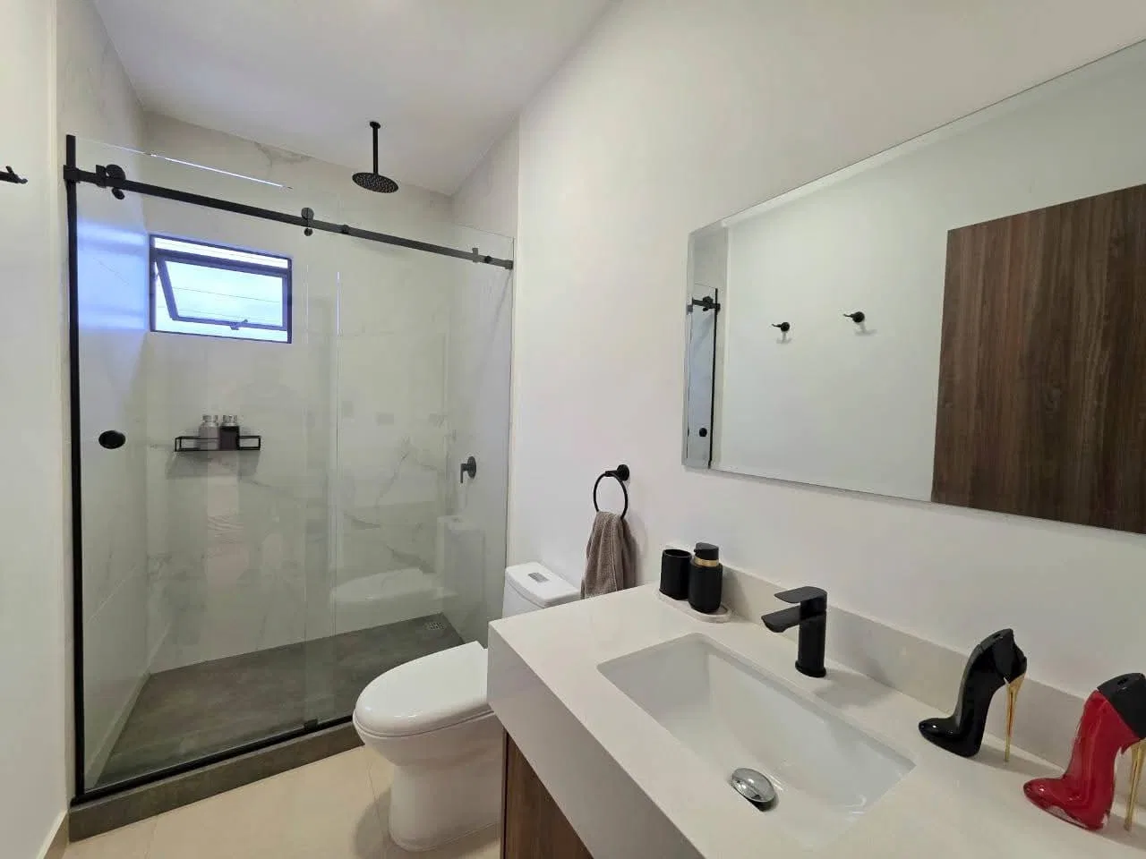 Casa de Dos Niveles en Alquiler - Condominio en Guachipelín, Escazú, photo 14