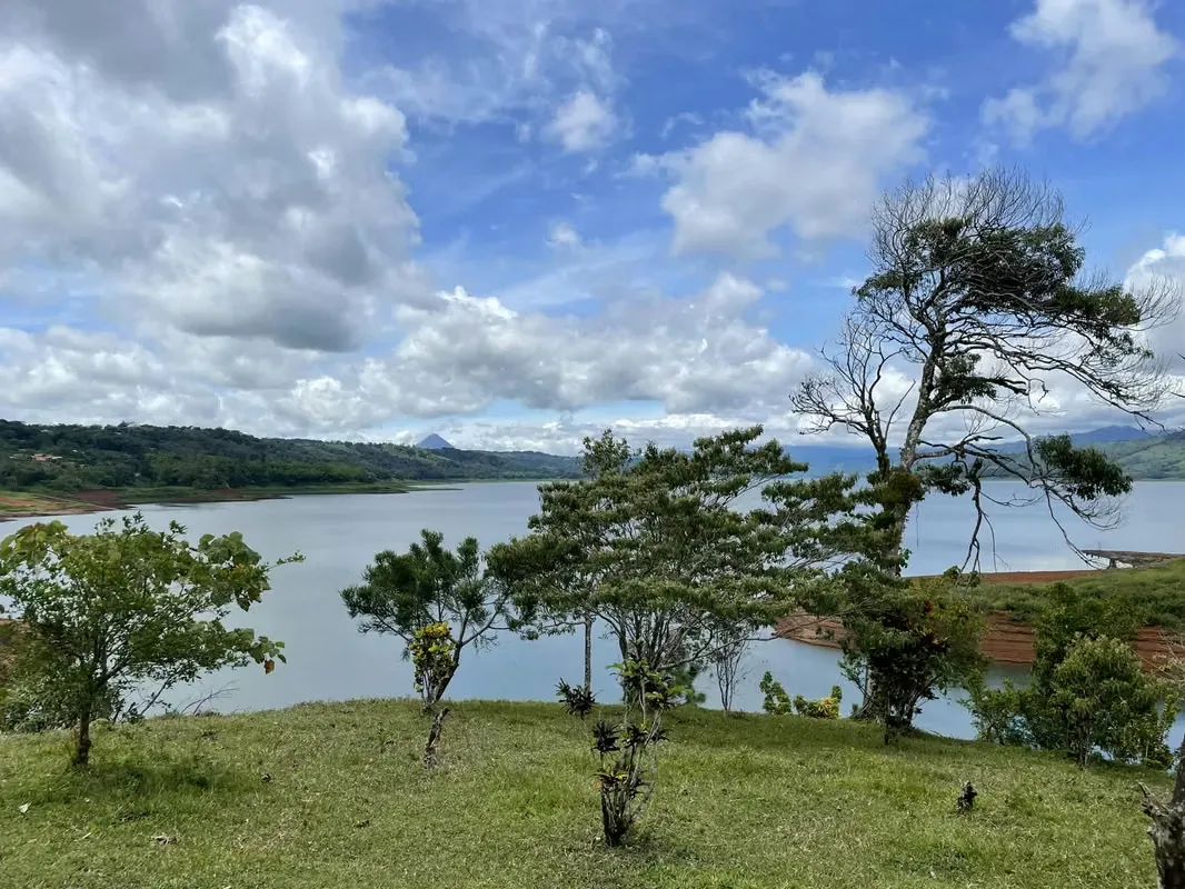 Land for sale in Nuevo Arenal with access to the Lake and Valcano view, photo 7
