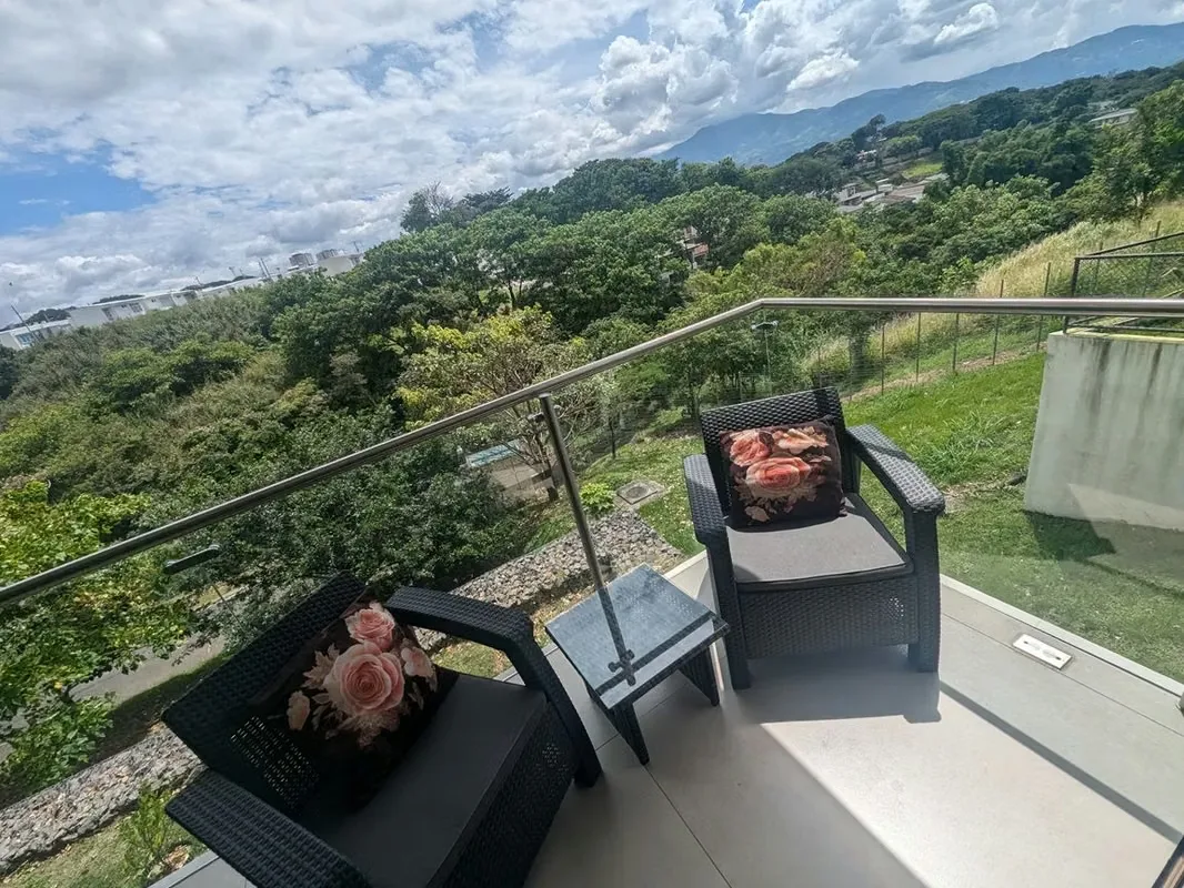 Heredia Modern house in Exclusive Condo 6 rooms 4 garages
