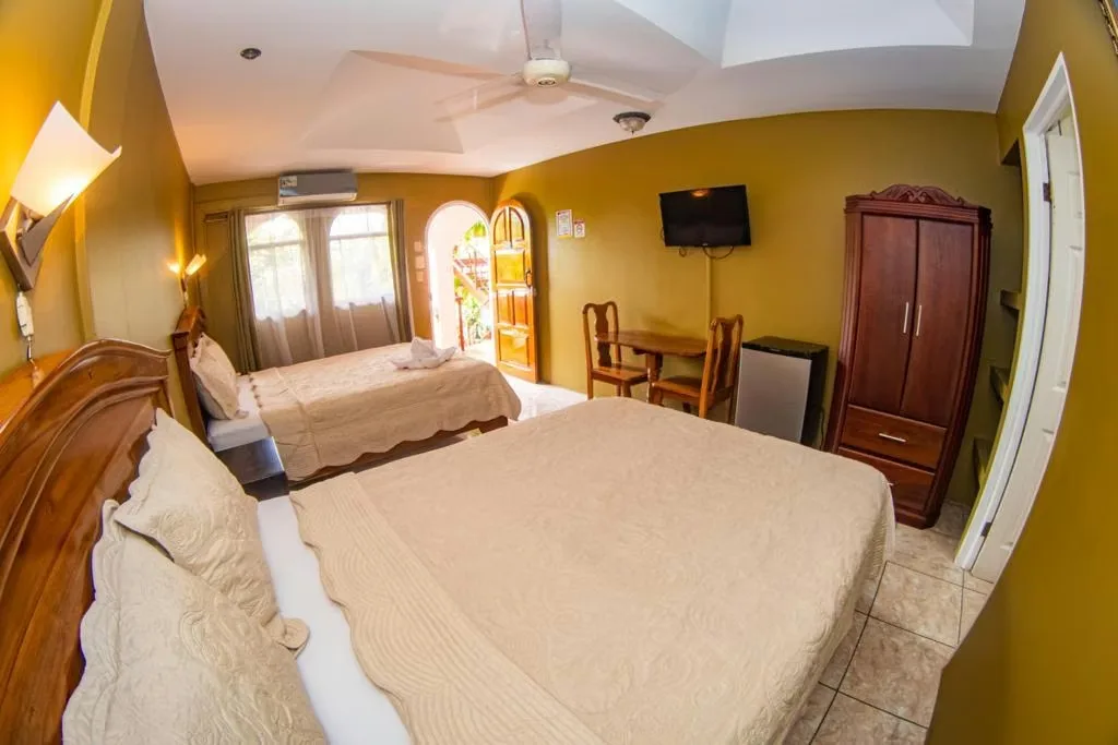 HOTEL LE PRISS INN FOR SALE – QUEPOS HOSPITALITY INVESTMENT OPPORTUNITY, photo 2