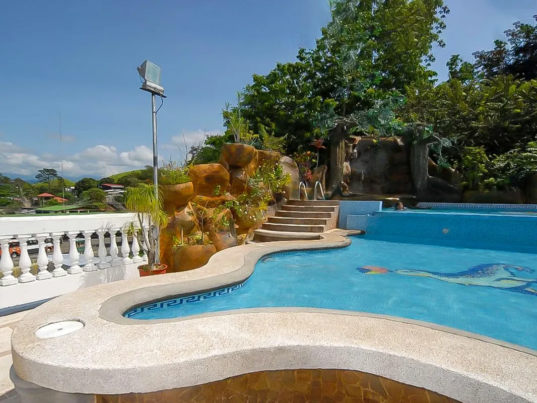 HOTEL LE PRISS INN FOR SALE – QUEPOS HOSPITALITY INVESTMENT OPPORTUNITY, photo 5