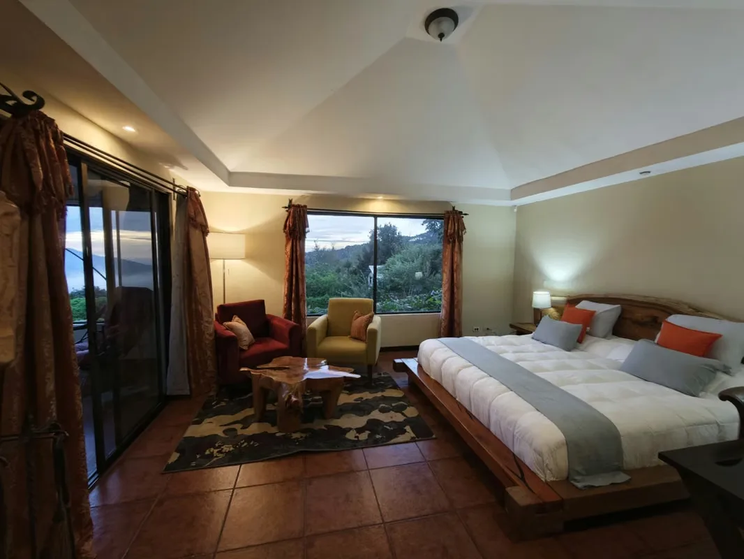 Some places are simply rented; others offer a whole new way of living. Irazú is a fully furnished mountain retreat in Las Nubes de Coronado, designed for those who seek nature, ...