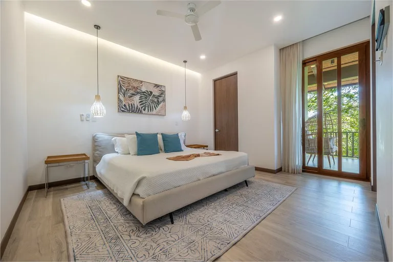 Malinches 27 A/B: Turnkey 6-Bedroom Duplex Investment in Hacienda Pinilla