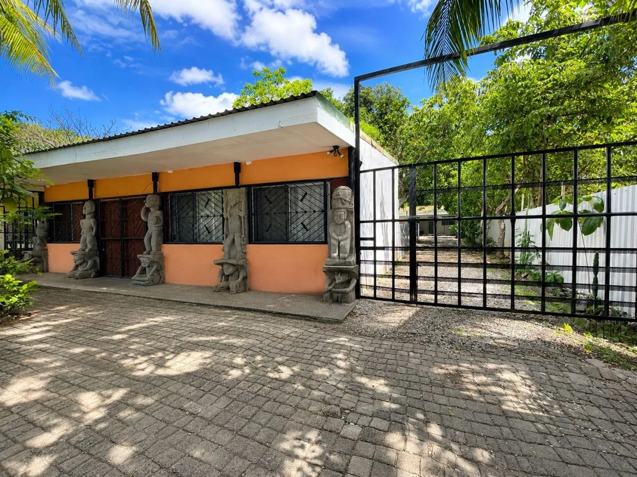 Prime Commercial &amp; Investment Property at the Entrance of Playas del Coco