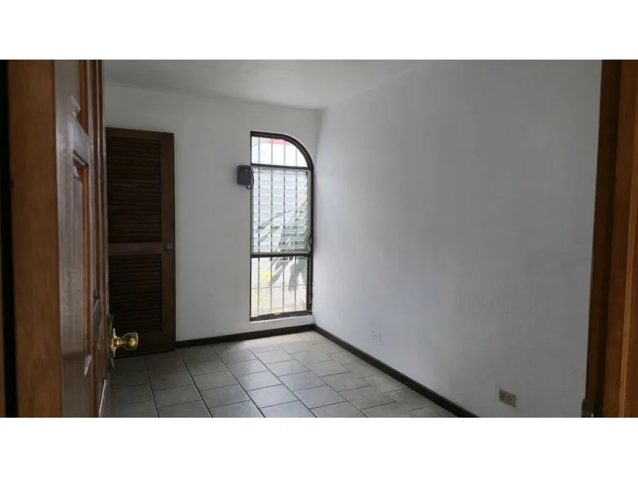 Oficina en alquiler en San Josè, Rohrmoser. Independiente. PVV9928346
